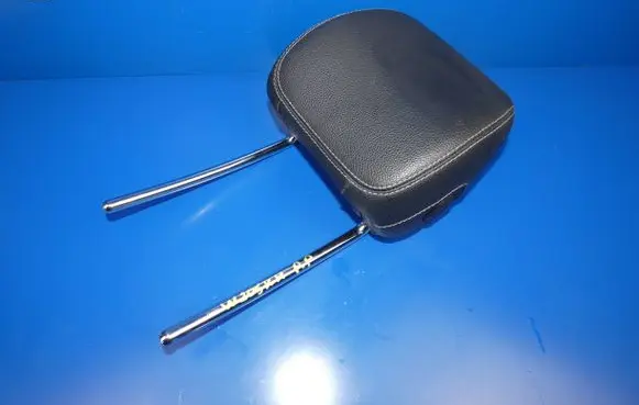 Mercedes-Benz C W205 Front seat headrest 