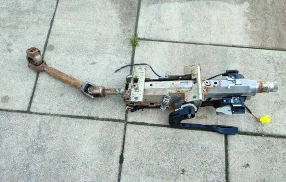 Volkswagen Golf VII Steering wheel axle
