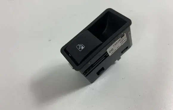 Opel Zafira B Electric window control switch 13228711