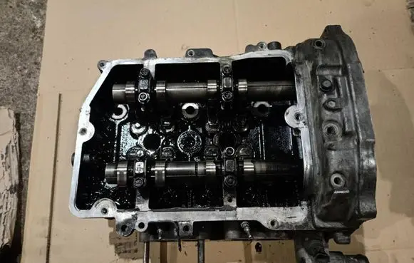 Subaru Outback Engine head T20DLH105