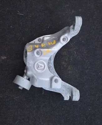 BMW 3 G20 G21 Engine mounting bracket 6876216 6870746