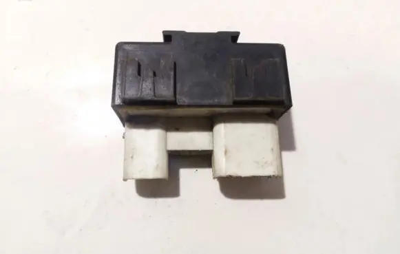 Volvo S70 V70 V70 XC Coolant fan relay 899251000 9442934