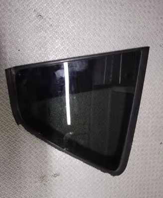 Toyota Corolla Verso AR10 Rear side window