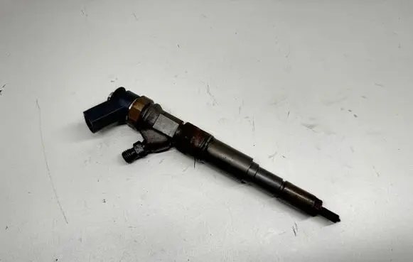 BMW 5 E60 E61 Fuel injector 0445110209 7794435