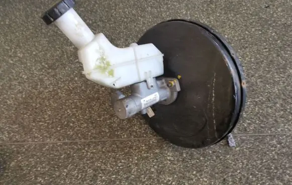 Nissan Tiida C11 Brake booster XJ4A015