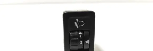 Suzuki SX4 Headlight level height control switch