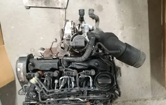 Volkswagen Polo V 6R Engine swap CAYA