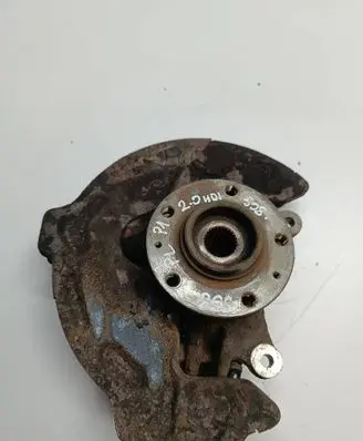 Front wheel hub spindle knuckle