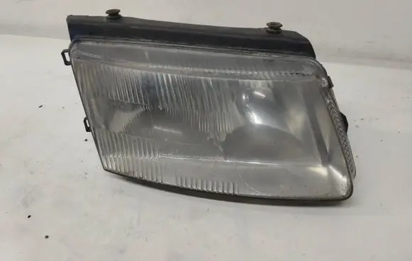 Volkswagen PASSAT B5 Headlight/headlamp 14742600