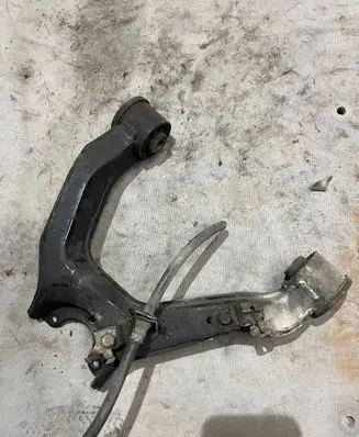Mitsubishi Pajero Front upper control arm/wishbone 