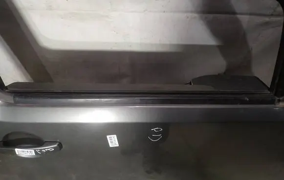 Nissan Pathfinder R51 Front door glass trim molding 