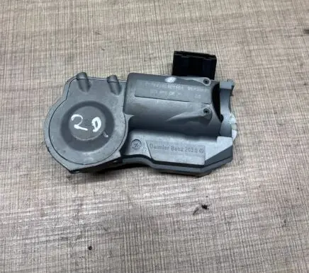 Mercedes-Benz E W210 Steering wheel lock A2034620530