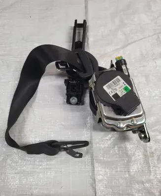 Mercedes-Benz C W205 Front seatbelt 622765800 058R000