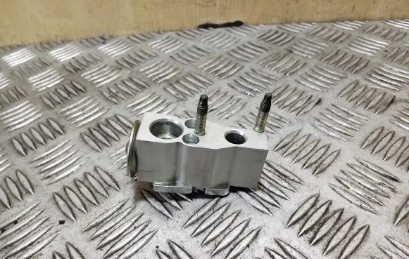 Air conditioning (A/C) expansion valve