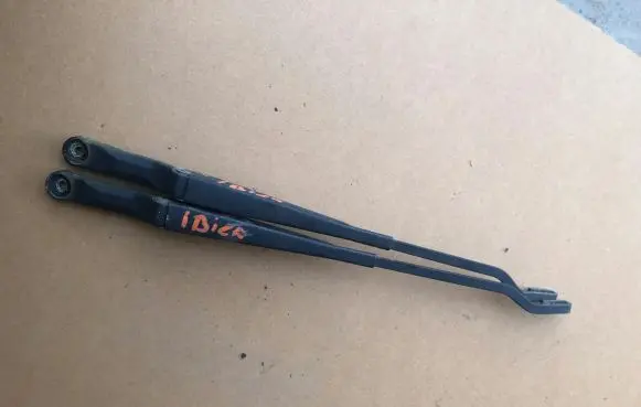 Seat Ibiza II (6k) Front wiper blade arm 6K1955407D 6K1955408D