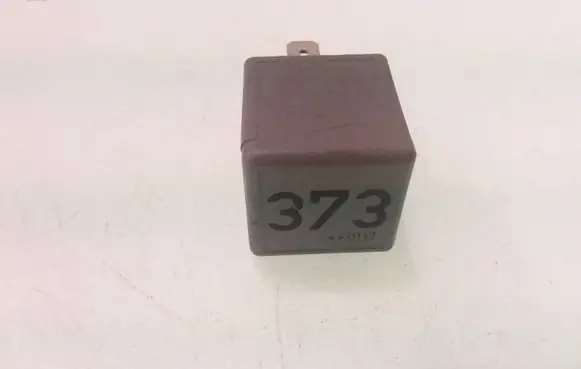 Volkswagen PASSAT B5 Other relay 8D0951253A V23134B52X301 373