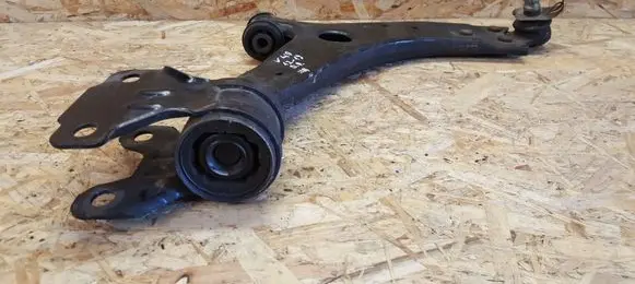Volvo V40 Front lower control arm/wishbone AV613A262DA