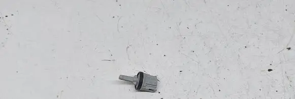 Volkswagen Touareg I Interior temperature sensor 1K0907543