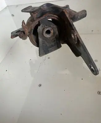 Toyota Corolla Verso AR10 Gearbox mount