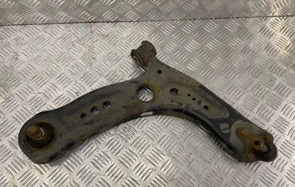 Volkswagen Golf VII Front lower control arm/wishbone 5Q0407152J 0812141904