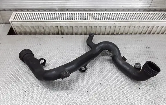 Volkswagen Jetta V Air intake duct part 1K0145770B