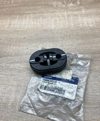 Hyundai Tucson JM Muffler mount bracket/holder 286582E000 SJ6138200