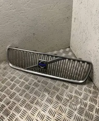 Front bumper upper radiator grill