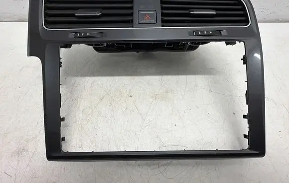 Volkswagen Golf VII Radio/GPS head unit trim 5G1819743