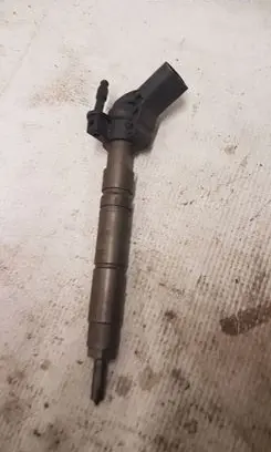 Mercedes-Benz E W211 Fuel injector A642070