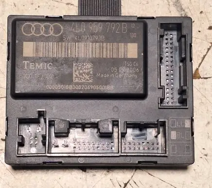 Audi Q7 4L Door control unit/module 4L0959792B 0509200 4L0910793B