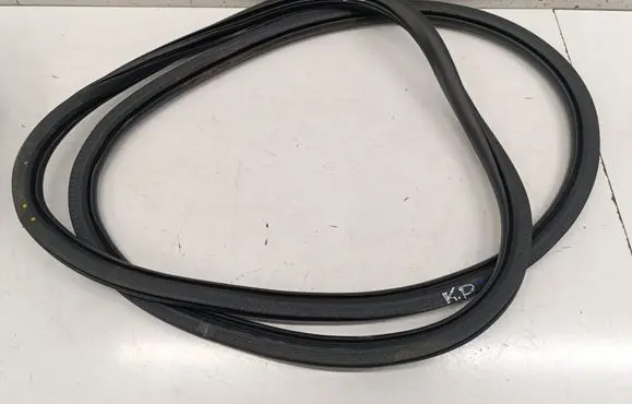 Opel Corsa F Front door rubber seal 