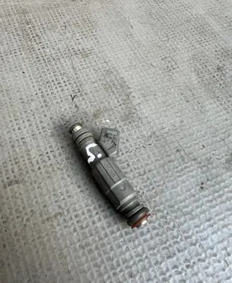 BMW X5 E53 Fuel injector 0280155823 1707843