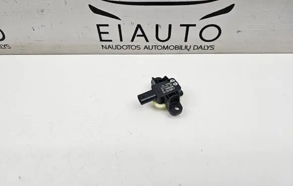 Mercedes-Benz GL X166 Airbag deployment crash/impact sensor A1668210351 56054084AA