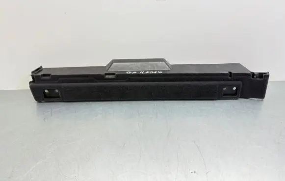 Porsche Macan (95B) Other trunk/boot trim element 8R0861828