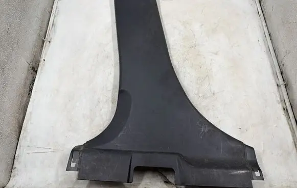 Mitsubishi Lancer X (B) pillar trim (bottom) 3H41