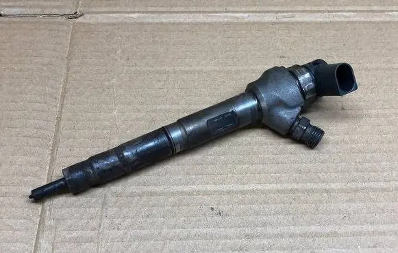 Audi A6 S6 C7 4G Fuel injector 03L130277J