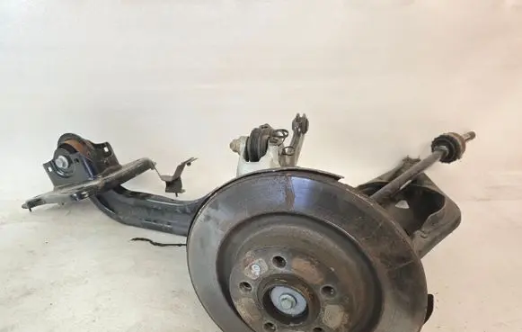 Volvo XC40 Rear wheel hub spindle/knuckle 32221934