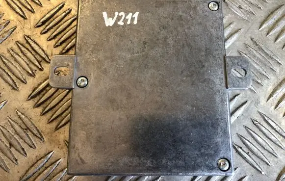 Mercedes-Benz E W211 Other control units/modules A2118206185 3451493 2855V0014