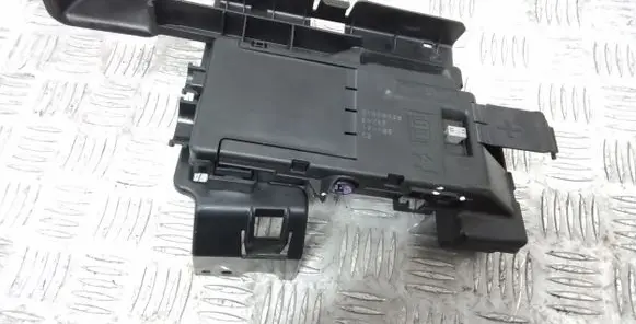 Volvo S90, V90 Battery relay fuse 31450530