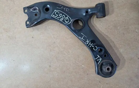 Toyota C-HR I Front control arm 000088