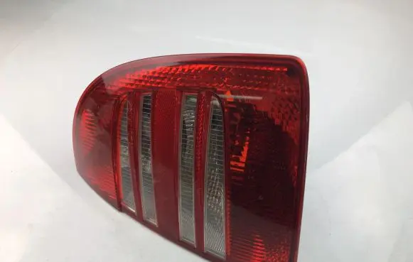 Skoda Superb B5 (3U) Tailgate rear/tail lights 3U5945096