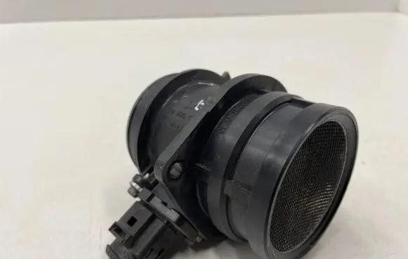 Audi A6 S6 C6 4F Mass air flow meter 06D906461