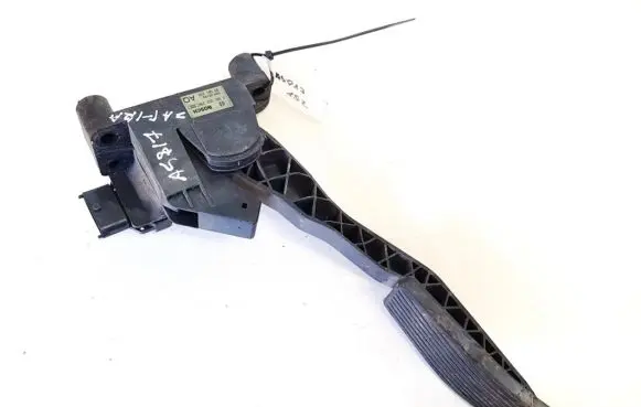 Opel Zafira A Accelerator throttle pedal 0281002298 08405189