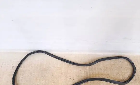 BMW M8 F91 F92 G14 G15 Trunk rubber seal (body) 7417250