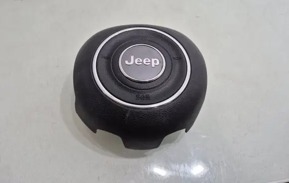 Steering wheel airbag
