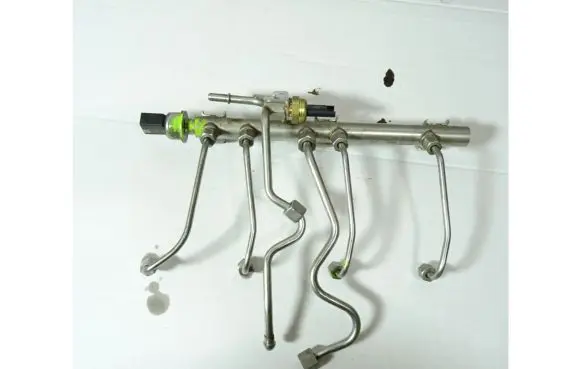 BMW 5 E60 E61 Fuel main line pipe 7562474