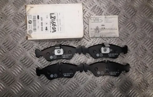 Volkswagen II LT Brake pads (rear) A0004234010