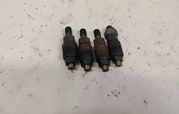 Fuel injectors set