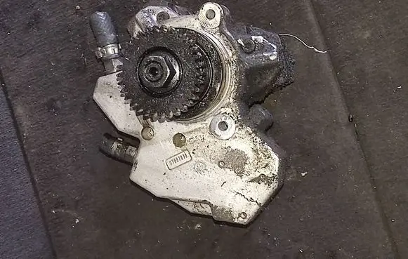 Chrysler 300 - 300C Fuel injection high pressure pump 0445010145 A6420700501
