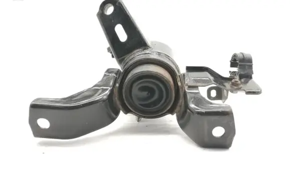Toyota Auris 150 Engine mount bracket